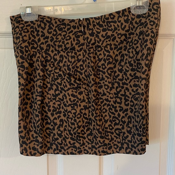 Loft Cheetah Shorts Size 2 - Picture 4 of 12